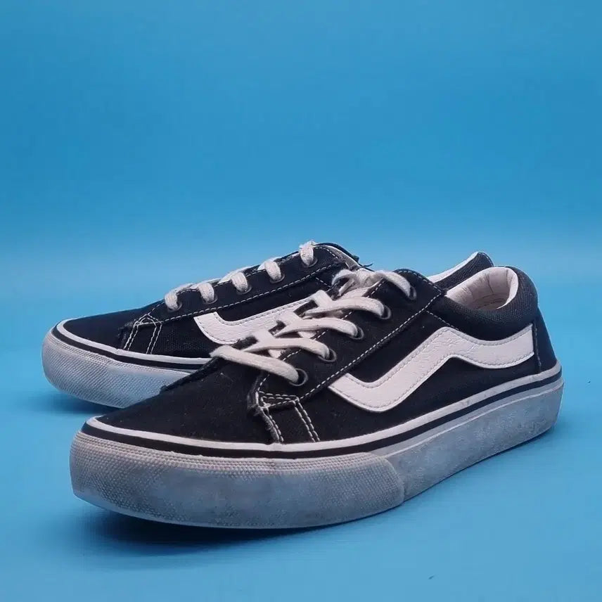 [BUNJANG] Vans Old Skool Women's Sneakers 235 / a 반스 올드스쿨 여성스니커즈 235