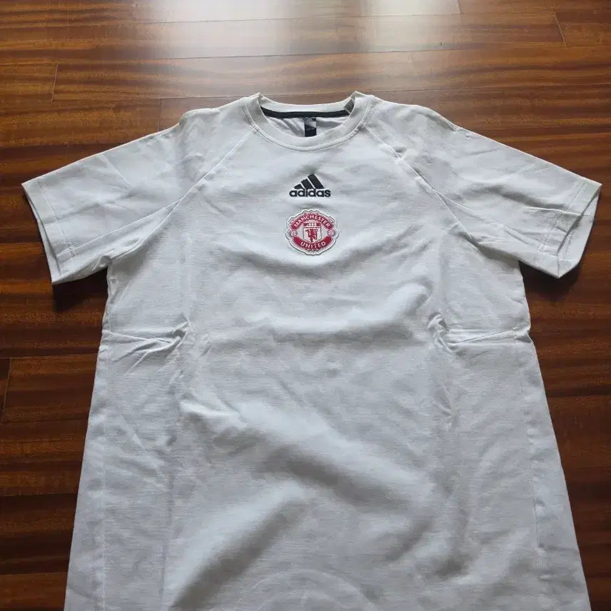 [BUNJANG] Adidas Manchester United HE6644 Men's T-Shirt / 의류_아디다스_남성_맨유 티셔츠(HE6644)