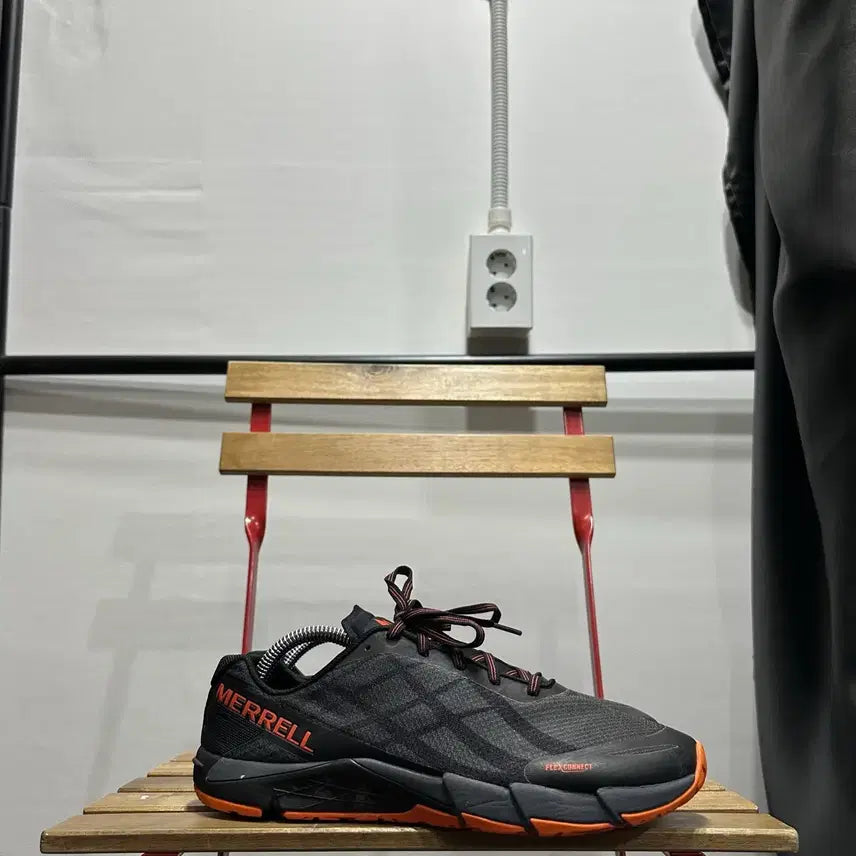[BUNJANG] Merrell Trekking Shoes Men's Trail Running Black/Orange US 8.5 / UK8.5 275) 머렐 트레킹화 남성 남자 트레일 러닝화 블랙/오렌지