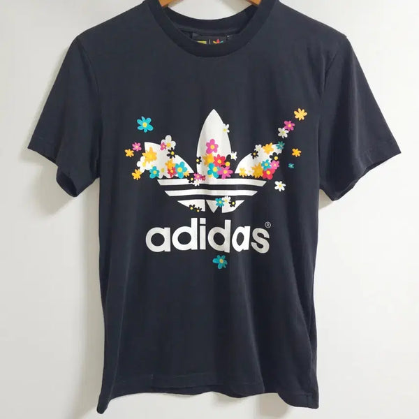 [BUNJANG] Adidas x Pharrell Williams Flower Trefoil T-Shirt (S95823) / [100] 아디다스 x 퍼렐 윌리엄스 플라워 트레포일 반팔티 (S95823)