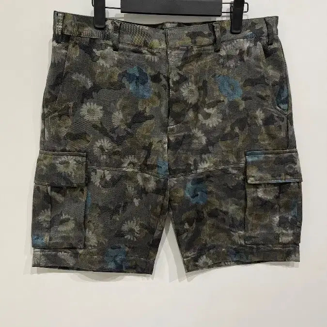 [BUNJANG] Valentino Floral Camo Cargo Shorts / [기타] 발렌티노 플로럴 카모 카고 쇼츠