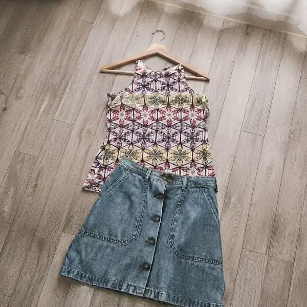 [BUNJANG] Ethnic Pattern Halterneck Sleeveless Top / 에스닉 패턴 홀터넥 민소매 나시