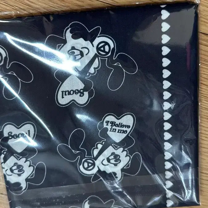 [BUNJANG] Verdy Bandana Scarf Navy Lotte Museum Exhibition Goods / 베르디 반다나 스카프 손수건 네이비 verdy 롯데 뮤지엄 전시 굿즈
