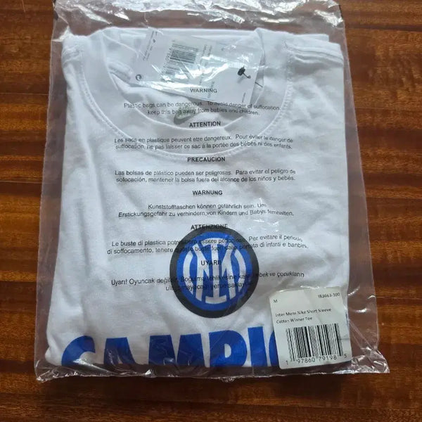 [BUNJANG] Nike Inter Milan Men's Serie A Champions 23/24 T-Shirt (IB3663-100) / 의류_나이키_남성_인터밀란 23/24 세리에 A 우승기념 티셔츠(IB3663-100)