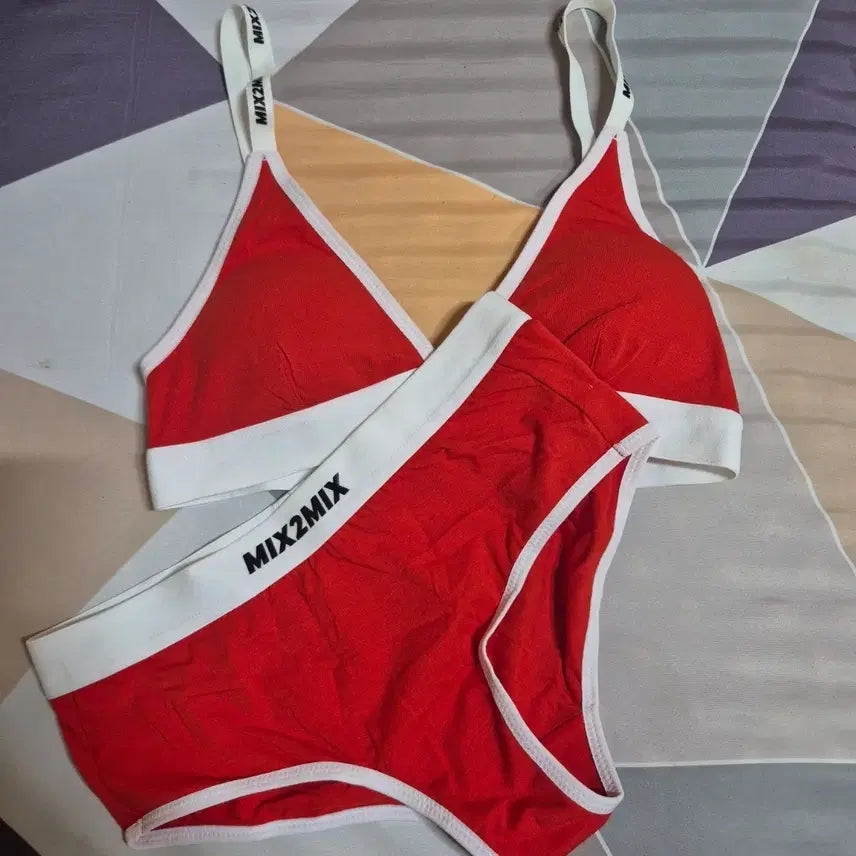 [BUNJANG] Red Women's Panty Bra Set / (중고) 촬영용 여성 팬티브라 세트
