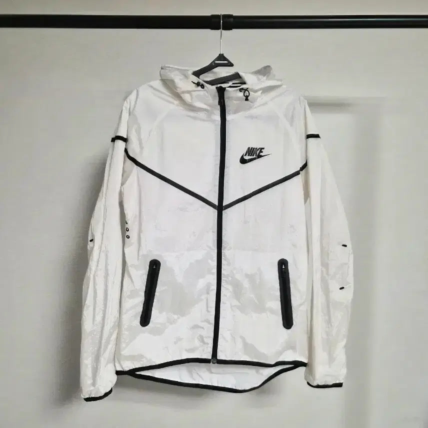 [BUNJANG] Nike Windbreaker White Medium / 나이키 바람막이 M사이즈 화이트