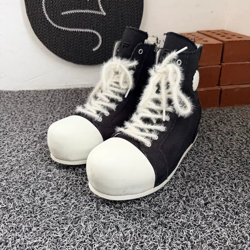 [BUNJANG] FVVO FREEWORLDORDER Shoegaze 2.0 High-Top Sneakers / FVVO / FREEWORLDORDER] 락스타 슈게이즈 2.0