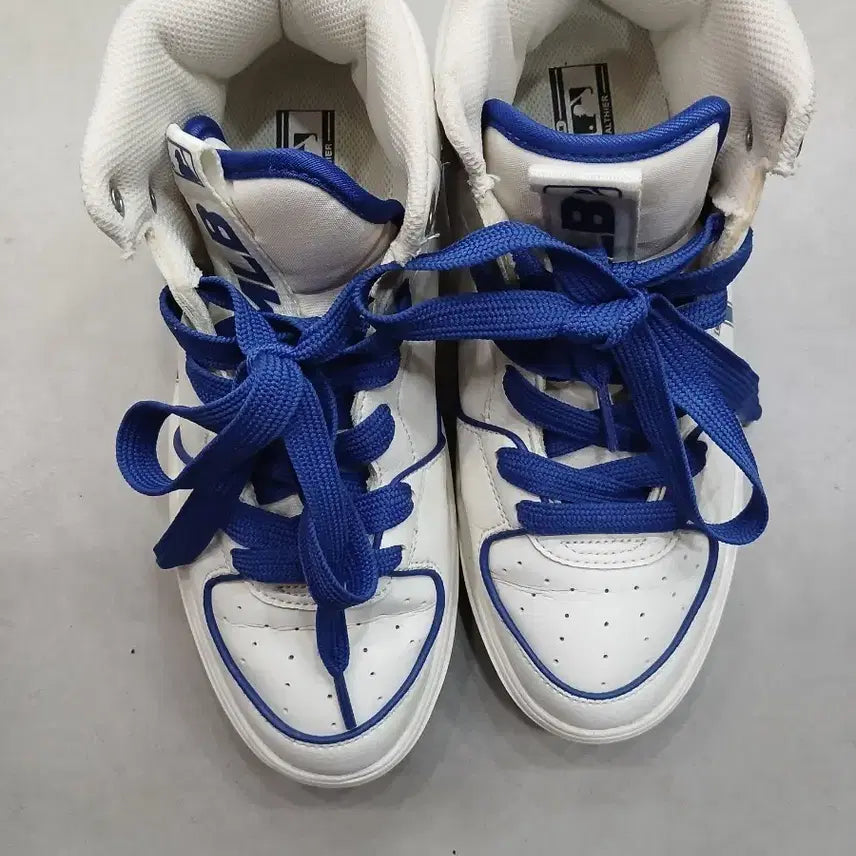 [BUNJANG] MLB Bigball Chunky High White/Blue Sneakers (240mm) / MLB 빅볼청키하이 화이트/블루240