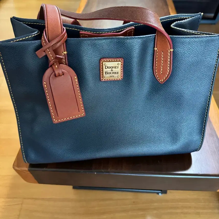 [BUNJANG] Do and And Berk Shoulder Bag Navy/Brown / 두앤앤버크 여성 가방 네이비/브라운
