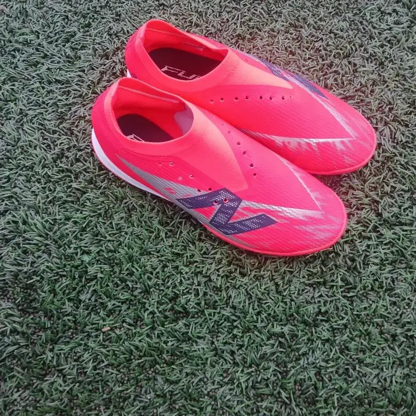 [BUNJANG] New Balance Furon V8 Team TF Soccer Cleats (250mm) / 뉴발란스 퓨론 V8 팀 TF 250