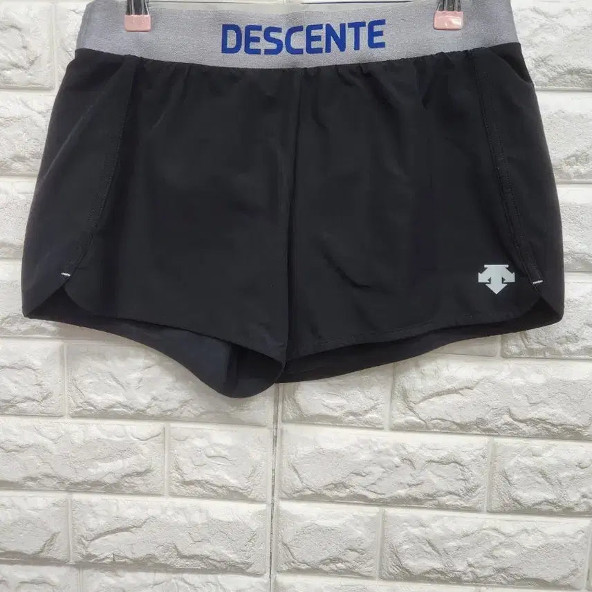 [BUNJANG] Descente Women's Training Shorts Size 95 / 데상트 여성 트레이닝 숏팬츠 95사이즈 k1198