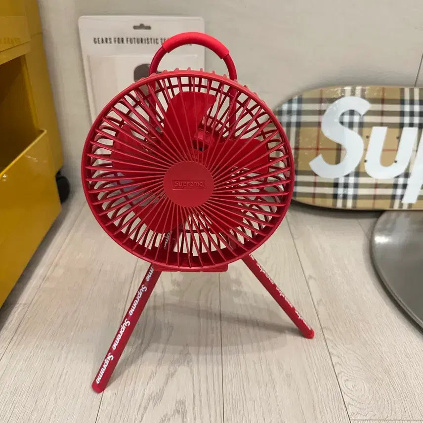 [BUNJANG] Supreme x Cargo Container Electric Fan Red - 23FW / 슈프림 x 카고 컨테이너 일렉트릭 팬 레드 - 23FW