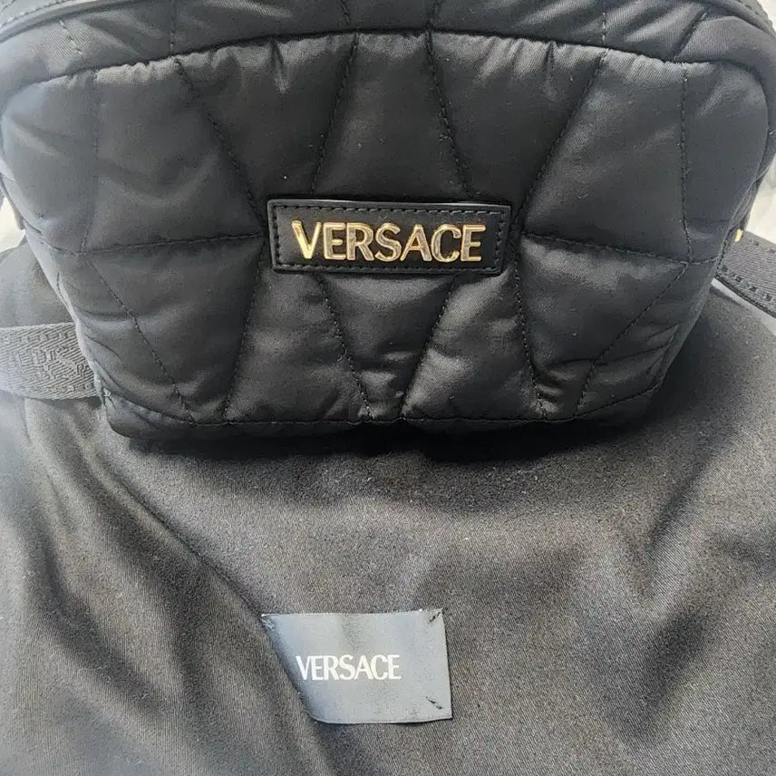 [BUNJANG] Versace Quilted Belt Bag / 베르사체 퀄팅 벨트백