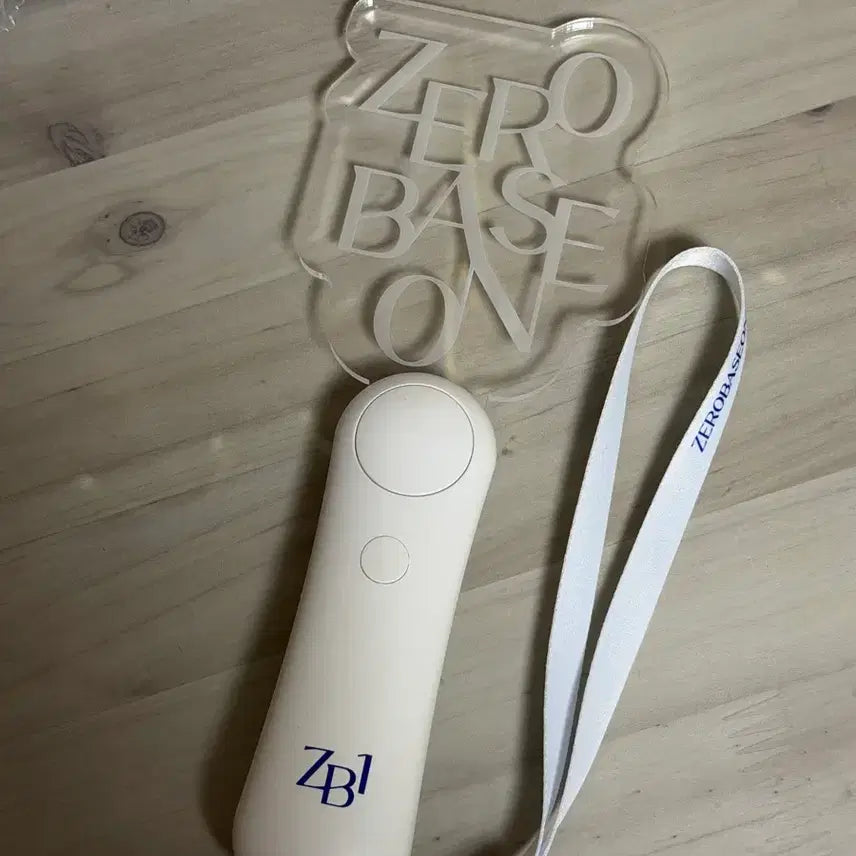 [BUNJANG] ZEROBASEONE Temporary Fanlight / 제로베이스원 임시응원봉 양도 제베원 응원봉