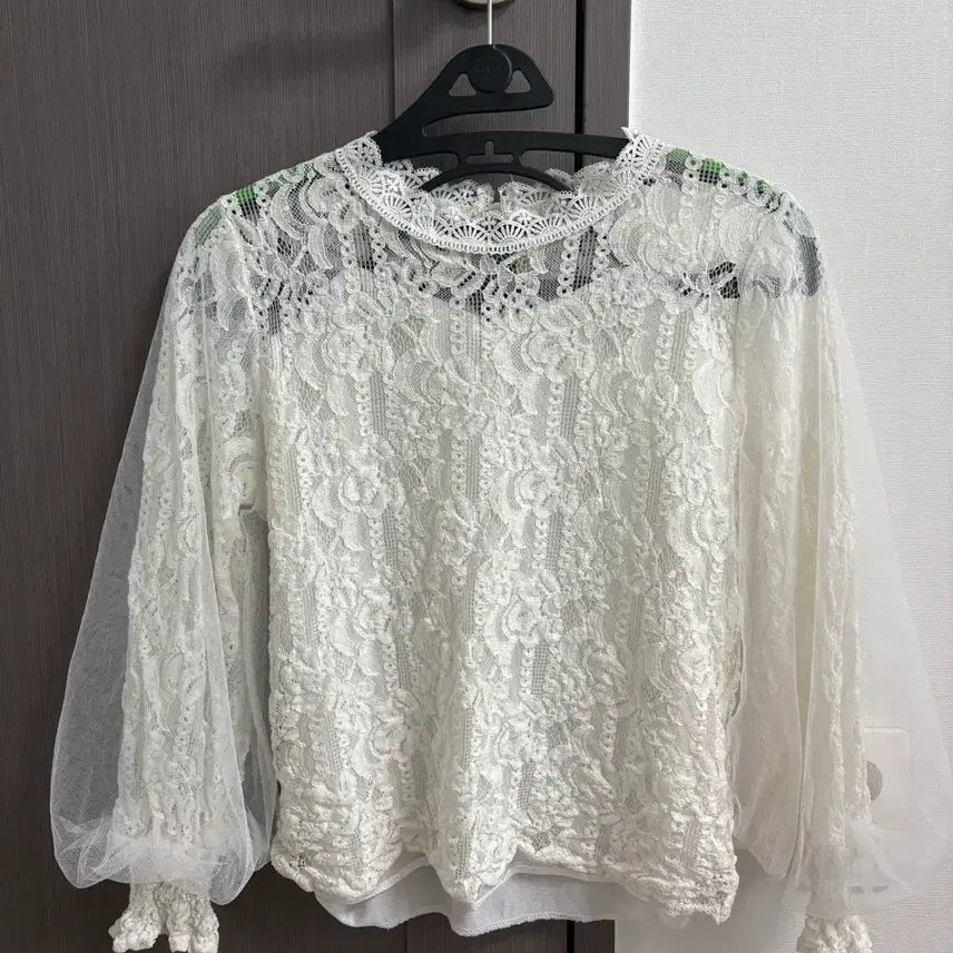 [BUNJANG] Lace See-Through Blouse - White / 레이스 시스루 블라우스 화이트