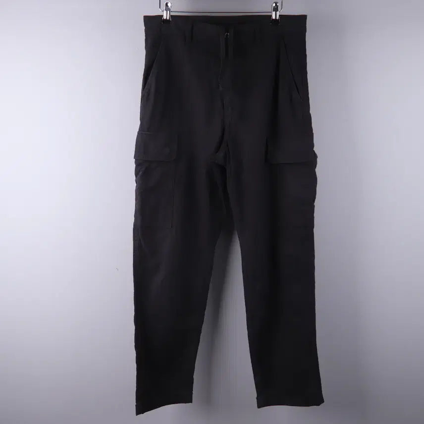 [BUNJANG] Uniqlo Cargo Pants Black (M) / 유니클로 카고 팬츠 블랙 (M) 5251
