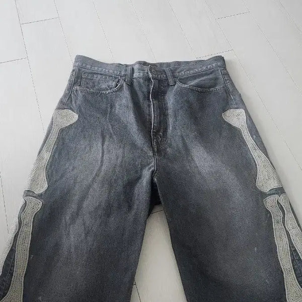 [BUNJANG] Kapital 14oz Denim 5P Bone Embroidery Shorts Black / 캐피탈 14온즈 데님 5P 본 자수 숏 팬츠 블랙