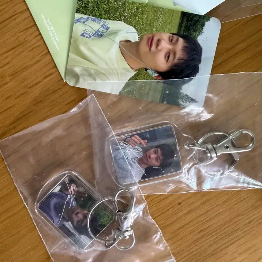[BUNJANG] KABISH Special Edition Ha Hyun-sang 1st & 2nd Week Keyring Set with Photocard Bundle / 카비시 특전 하현상1주차키링 2주차키링과 포카 일괄