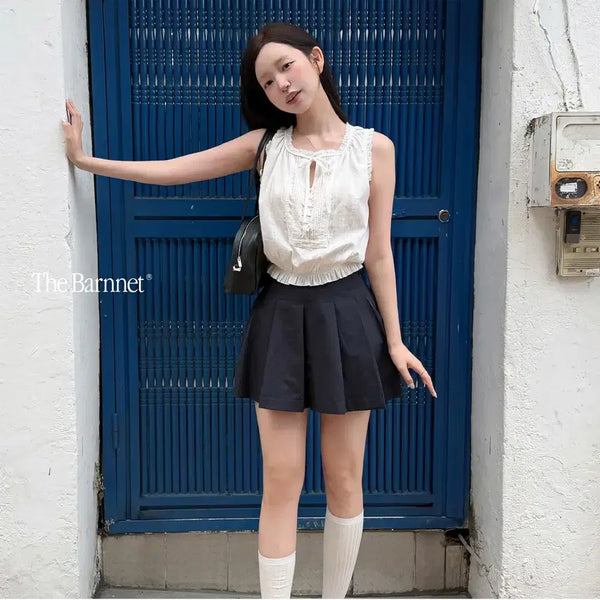 [BUNJANG] TheBarnet Pleatib Lace Sleeveless Blouse / 더바넷 플리티브 레이스 슬리브리스 블라우스 Pleatib Lace Sleeveless Blouse