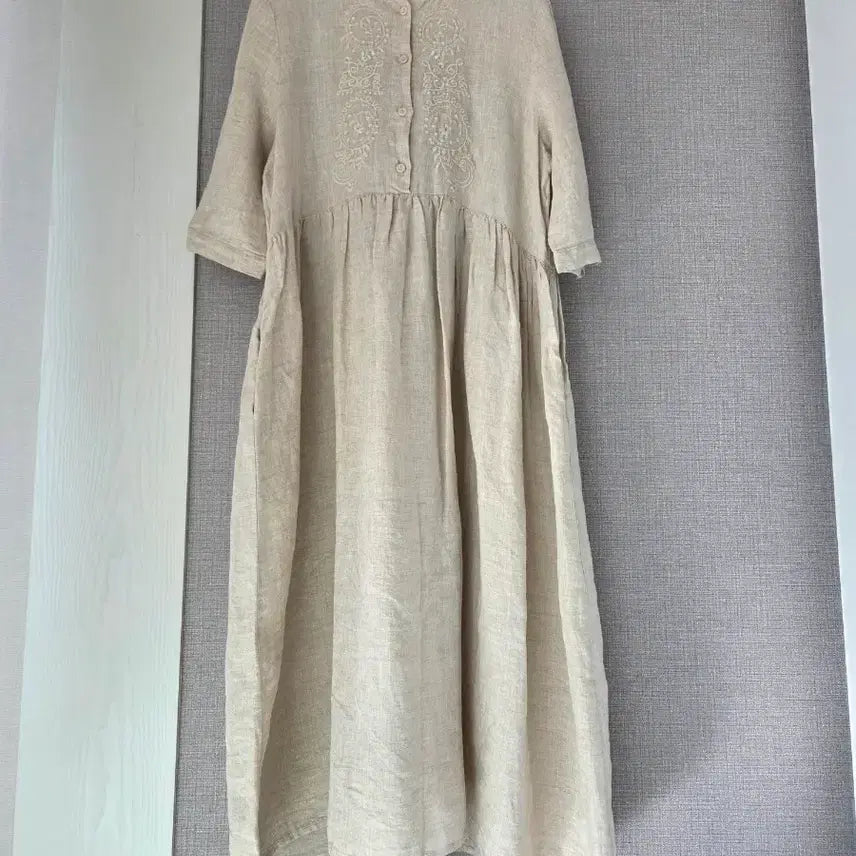 [BUNJANG] Embroidered Long Dress / 가슴자수 마느낌 풍성롱원피스