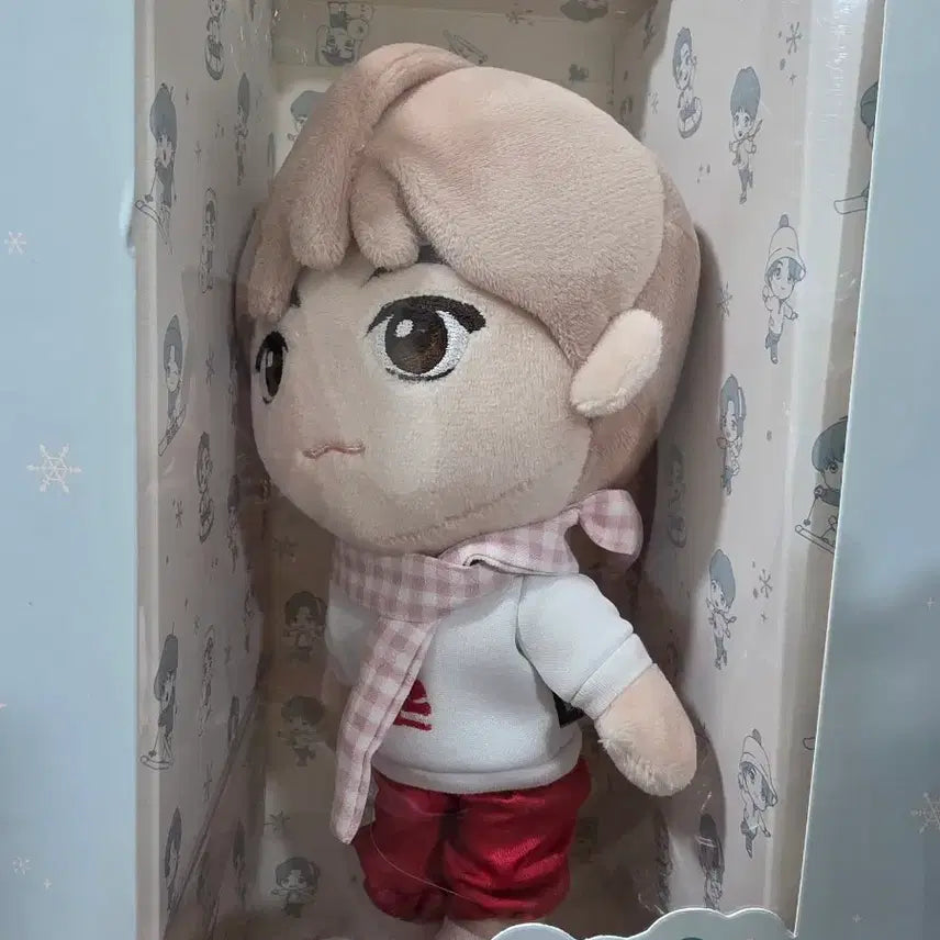 [BUNJANG] BTS Jin 'Playing with Snow' Doll / BTS 석진 jin 인형 새상품 원가이하 양도합니다