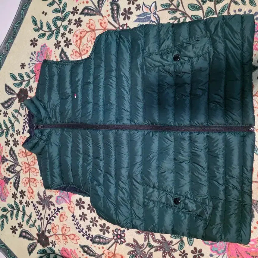 [BUNJANG] Tommy Hilfiger Lightweight Padded Vest Green / 타미힐피거 경량 패딩 조끼 그린