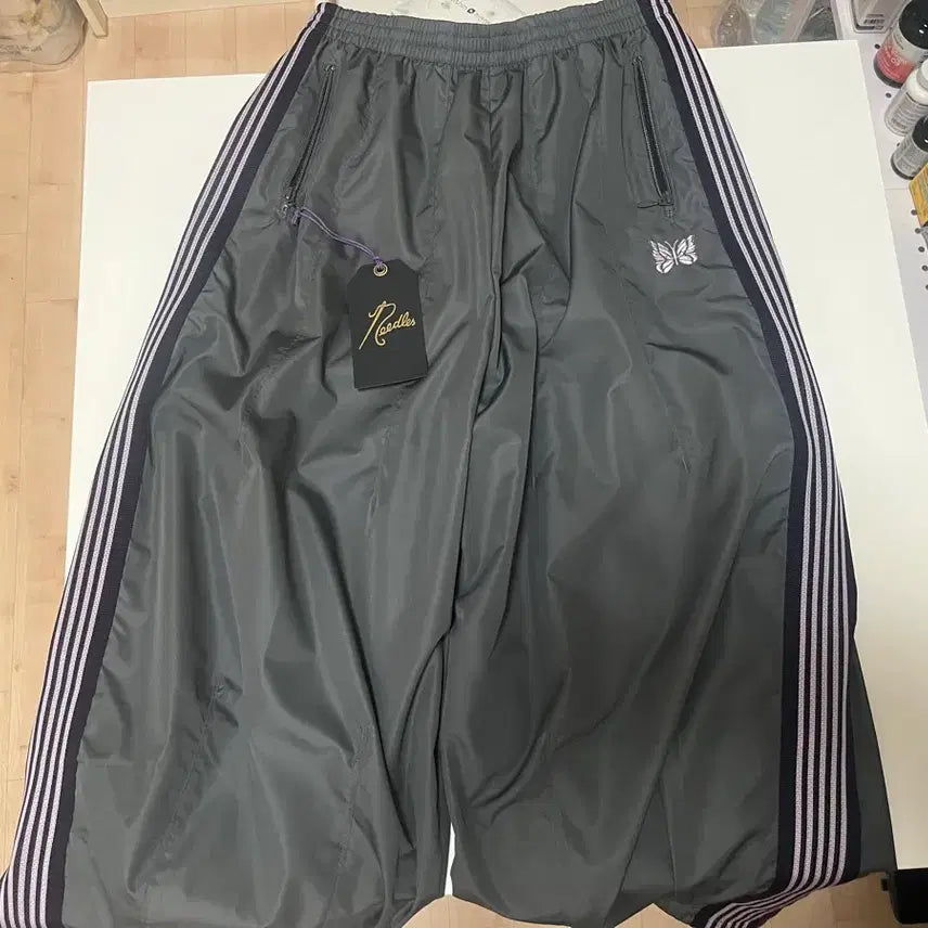 [BUNJANG] Needles x LHP Track Pants Nylon / 니들스 x lhp 트랙팬츠나일론 needles