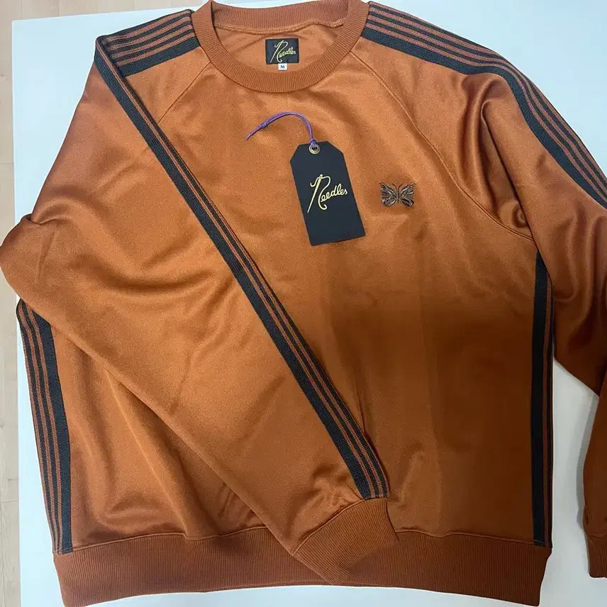 [BUNJANG] Needles Crewneck Sweatshirt Brown Butterfly Embroidery Size M / 니들스 크루넥 needles