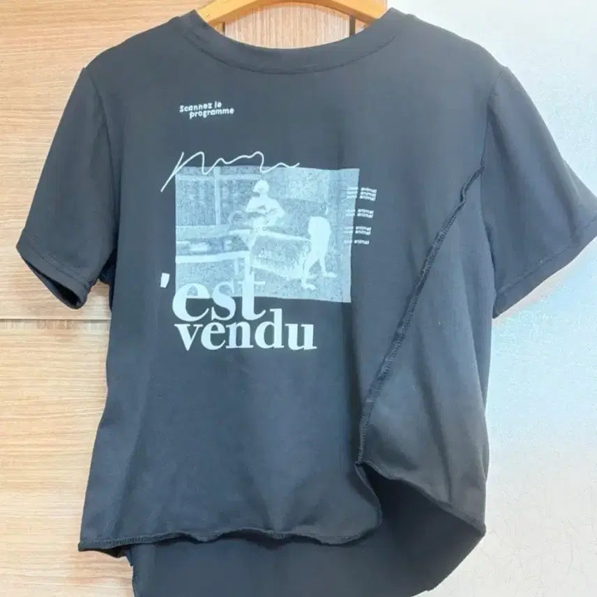 [BUNJANG] Black Printing Asymmetrical Short Sleeve T-Shirt / 블랙 프린팅 언발 반팔티