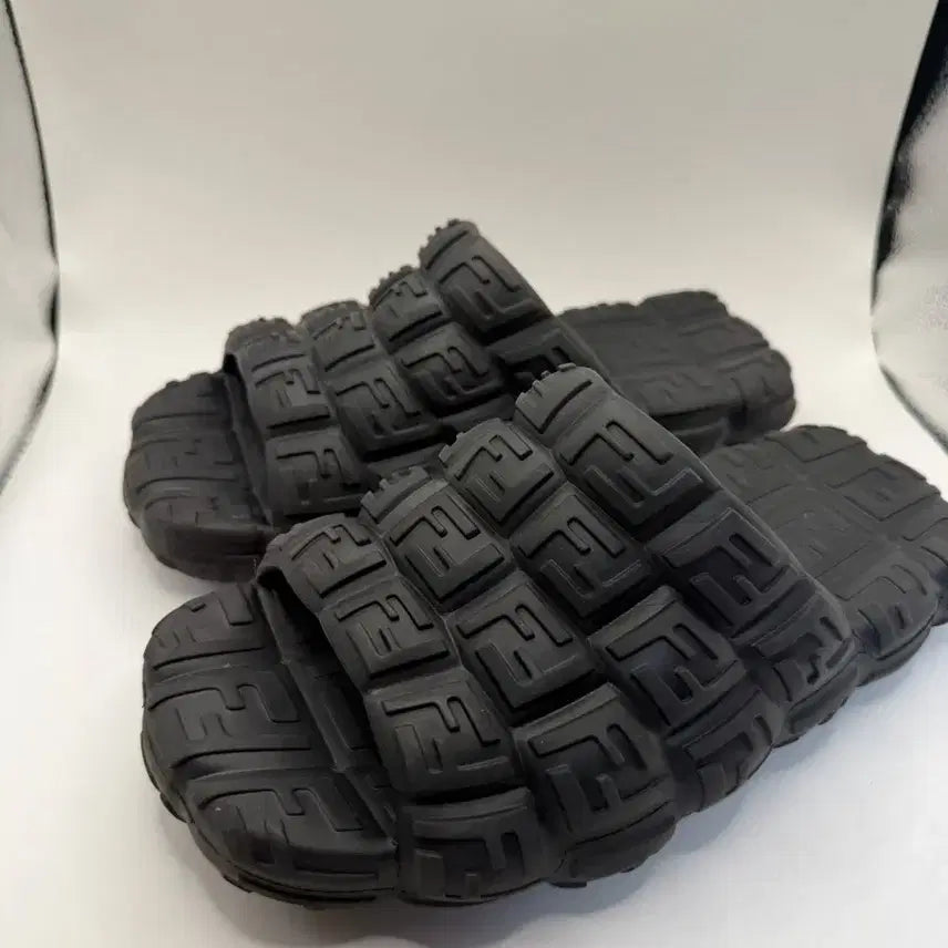 [BUNJANG] Fendi Mule Slippers Black / 펜디 뮬 슬리퍼 블랙