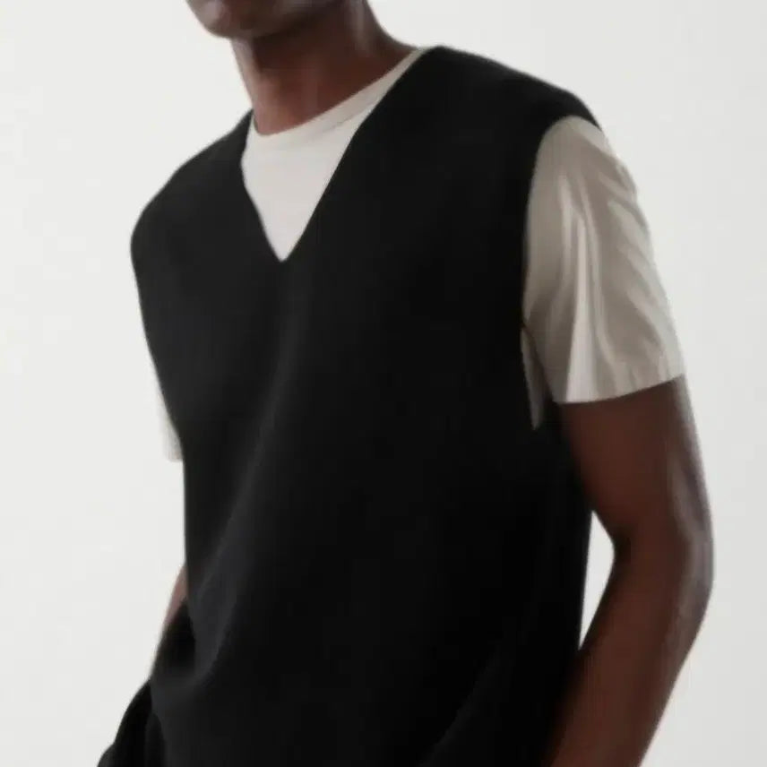 [BUNJANG] COS Wool Clean Cut V-Neck Vest / COS 울 클린컷 브이넥 베스트 조끼
