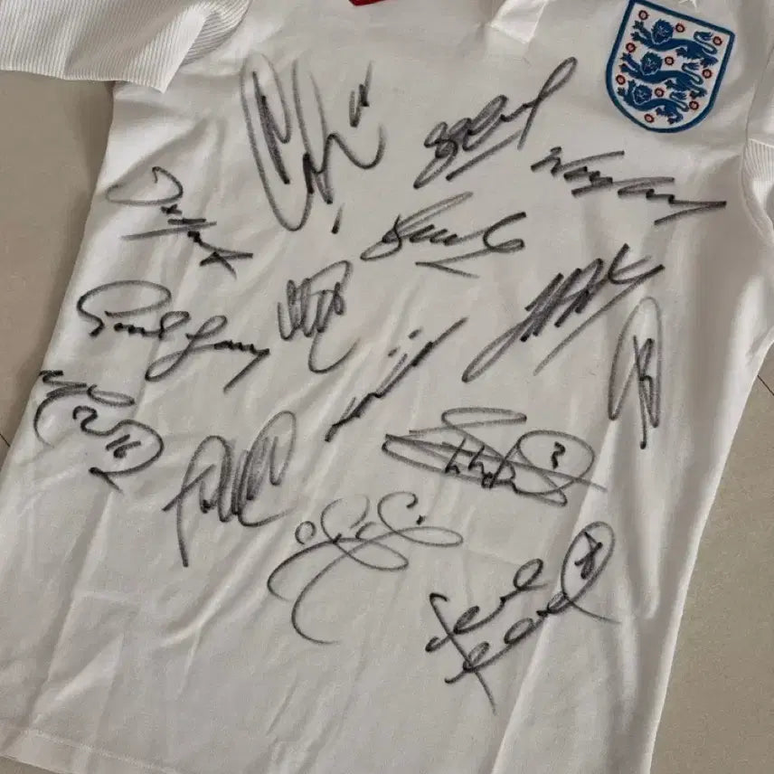 [BUNJANG] England National Team 2009-2010 Gerrard Rooney Signed Jersey / 09 10 잉글랜드 국대 제라드 루니 싸인 유니폼 팔아여