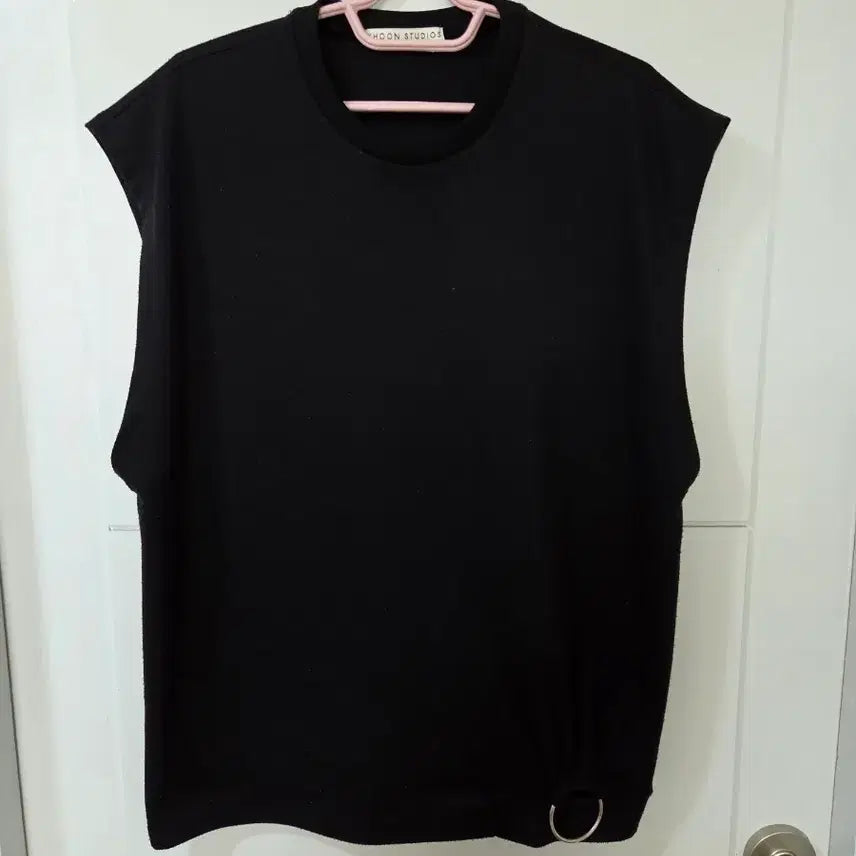 [BUNJANG] KHOON STUDIOS Black Sleeveless Top Free Size / KHOON STUDIOS 블랙 민소매 프리사이즈