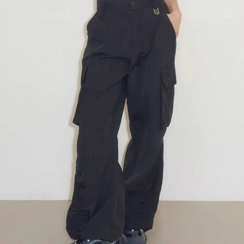 [BUNJANG] ILLIGOO Nylon Cargo Pants Black / S) 일리고 포켓 셔링 나일론 카고 팬츠 블랙