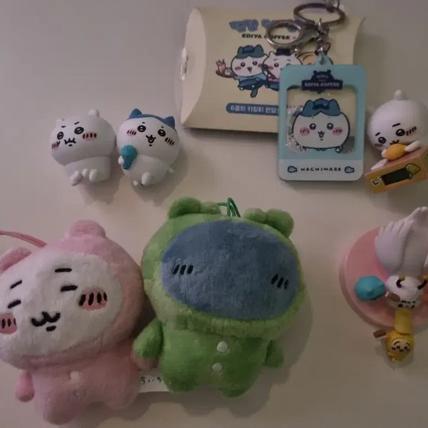 [BUNJANG] Chiikawa Hachiware Gacha Figures & Plush Bundle Set / 치이카와 토벌 피규어, 인형, 이디야 하치와레 사원증 일괄