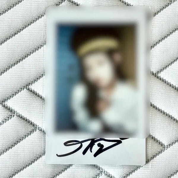 [BUNJANG] KISS OF LIFE Haneul Signed Polaroid Photo / 키스오브라이프 하늘 사인 폴라로이드 싸폴 양도 싸인 kissoflife haneul 키오프