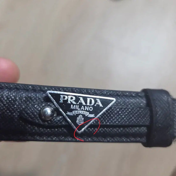 [BUNJANG] Prada Triangle Logo Keyring / 프라다 삼각로고 키링 판매합니다 2PP68T