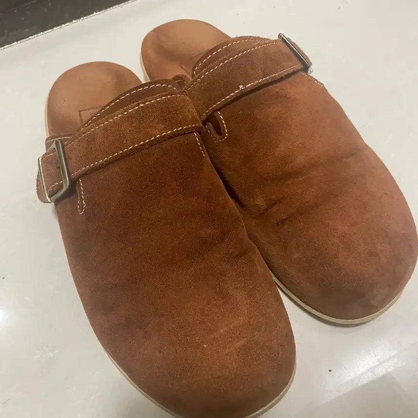 [BUNJANG] Island Slipper Clog Peanut US10 / 아일랜드 슬리퍼 클로그 피넛 US10