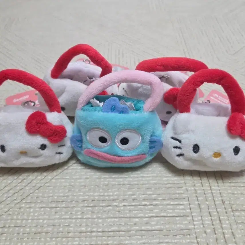 [BUNJANG] Hello Kitty Hangyodon Authentic Mini Handbag Keychain (New) / 헬로키티 한교동 정품 미니핸드백 키링 새상품
