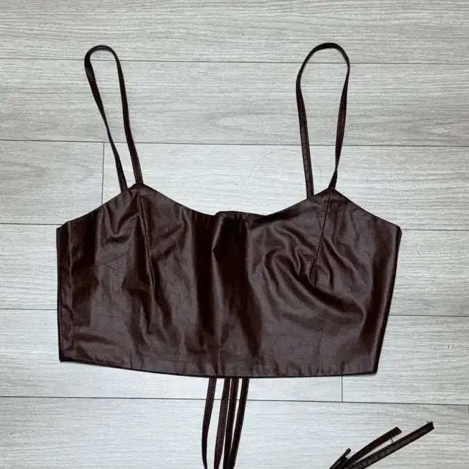 [BUNJANG] Brown Faux Leather Strap Crop Top / 택포| 브라운 인조가죽 스트랩 크롭탑