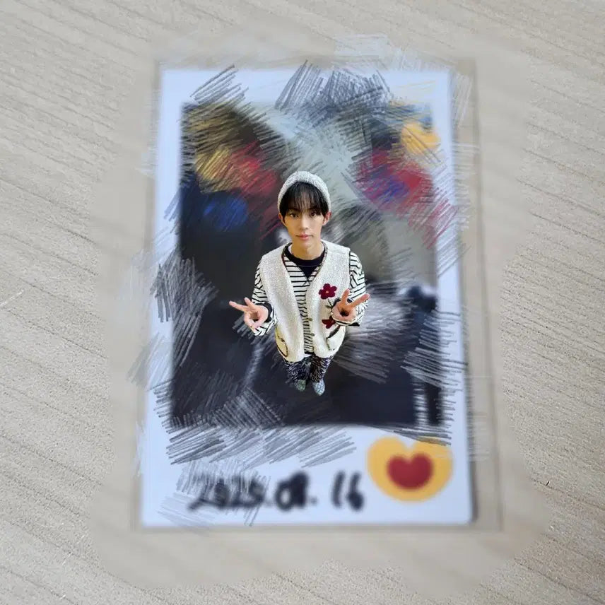 [BUNJANG] TWS Dohoon Music Core Signed Polaroids / 투어스 도훈 음악중심 음중 싸인 폴라 싸폴