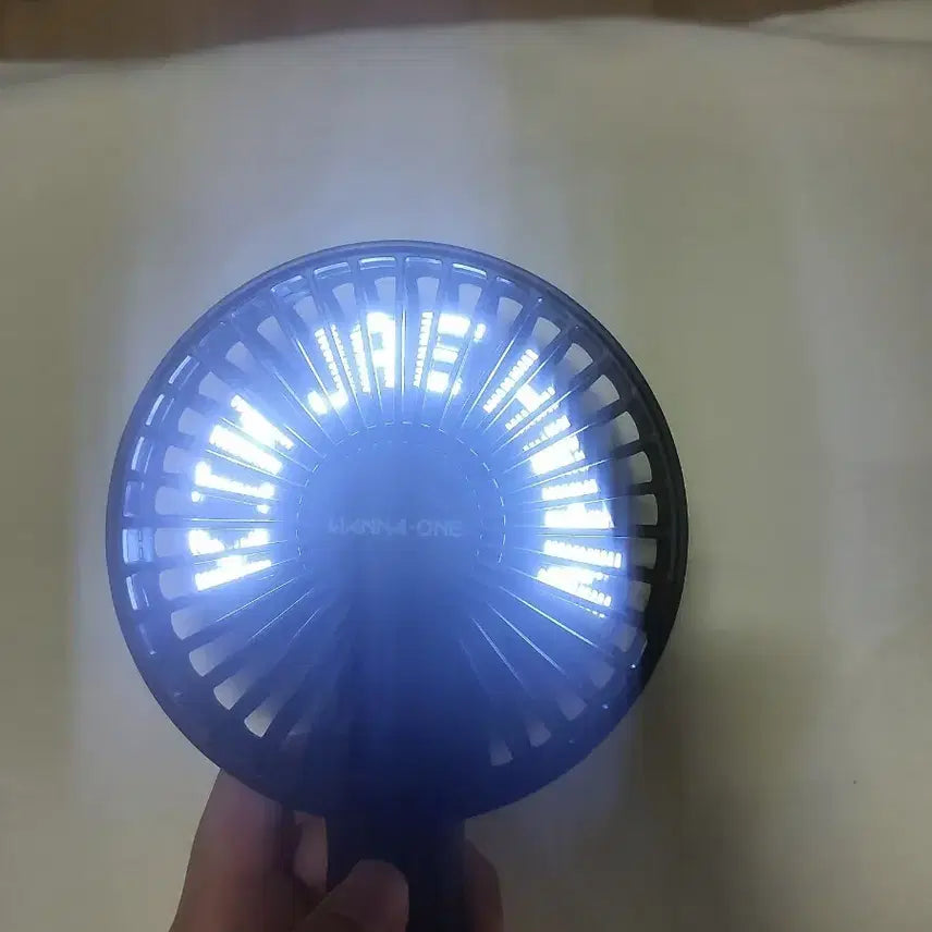 [BUNJANG] Wanna One Handheld Fan / 워너원 핸디 선풍기