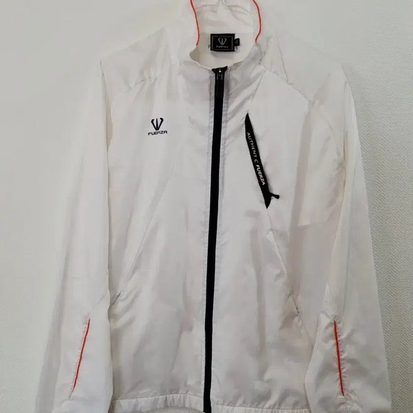 [BUNJANG] Ferraza White Windbreaker Jacket / 훼르자 바람막이 자켓 화이트