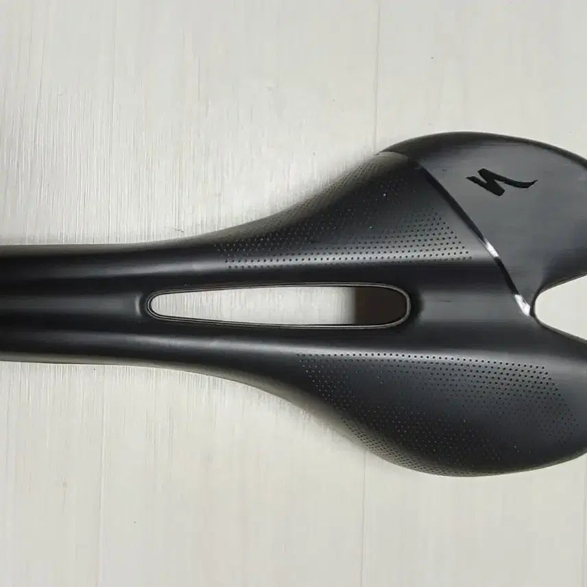 [BUNJANG] Specialized Toupe Pro Carbon Saddle (143mm) / A급]] 초경량 스페셜라이즈드 투페 프로 카본 자전거 안장 팔아요 (143미리) 택포12만