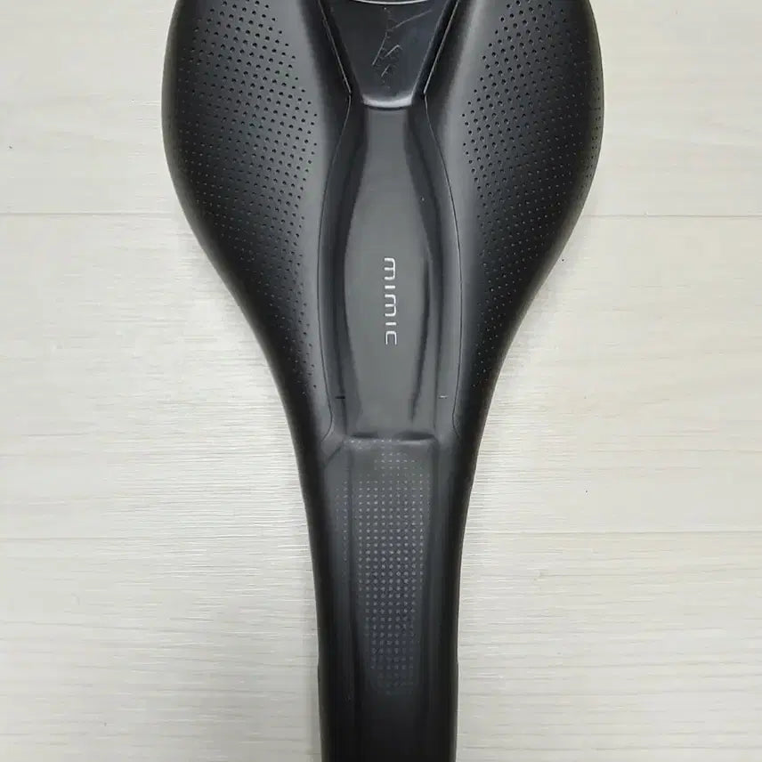 [BUNJANG] Specialized Romin Evo Pro Mimic Carbon Saddle 143mm / 상태좋음) 초경량 스페셜라이즈드 로민 에보 프로 미믹 안장 카본 143미리 팝니다(택포11만)