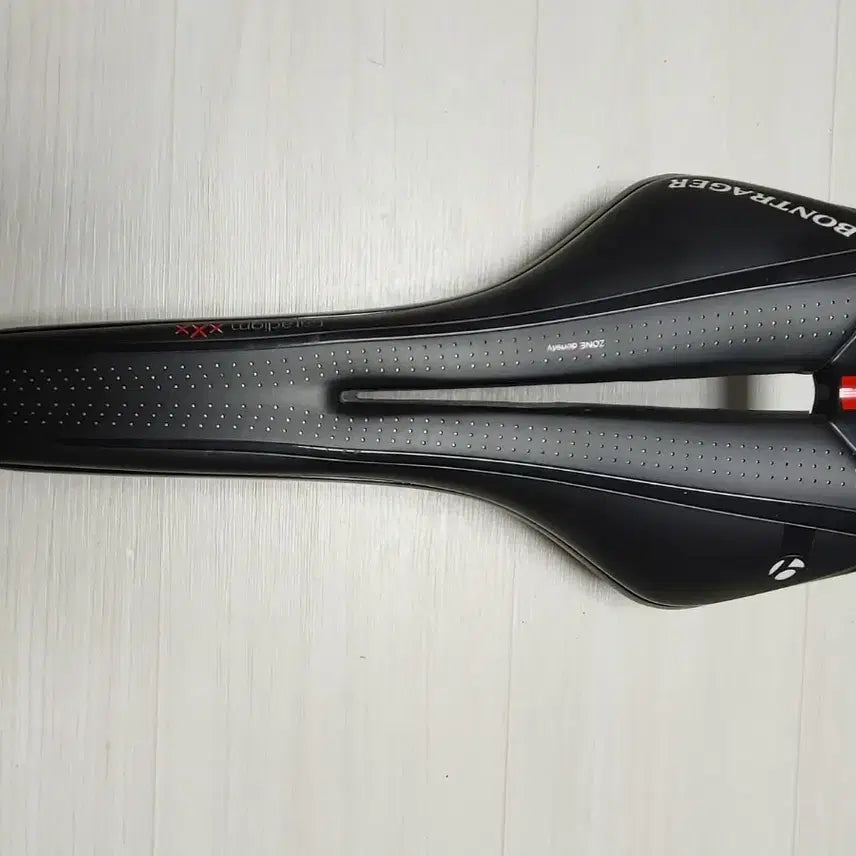[BUNJANG] Bontrager Paradigm XXX 138mm Carbon Saddle / 최상급 카본안장 본트레거 패러다임xxx 138mm 안장 팝니다. (택포 9만)