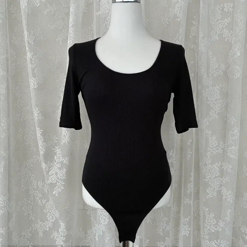 [BUNJANG] Massimo Dutti Black Ribbed Viscose Short Sleeve Bodysuit / XS) 마시모두띠 반팔 골지 바디수트 블랙