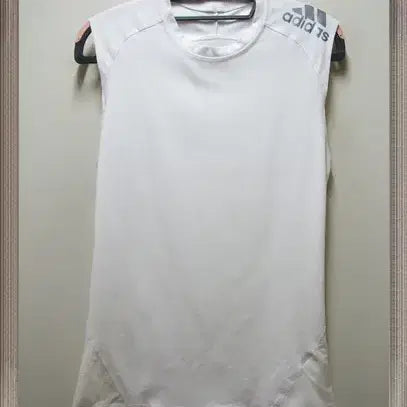 [BUNJANG] Adidas TECHFIT Sleeveless Fitness Top Slim Fit L / 아디다스 정품 TECHFIT 휘트니스 민소매티 슬림택L 100
