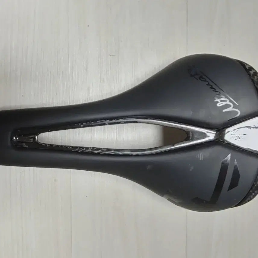 [BUNJANG] RYET Ultimate Carbon Rail Ultralight Bicycle Saddle / 가성비갑]] RYET 상급 초경량 자전거 카본 안장 팝니다. (택포3.5만)