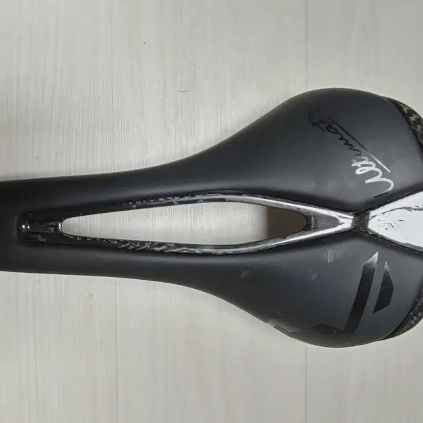 [BUNJANG] RYET Ultimate Carbon Rail Ultralight Bicycle Saddle / 가성비갑]] RYET 상급 초경량 자전거 카본 안장 팝니다. (택포3.5만)